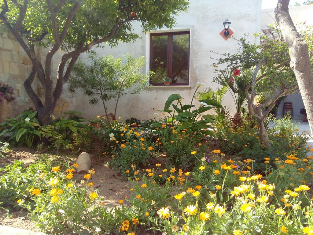 Baglio Bellavista Bed and Breakfast Torre Nubia Exteriör bild